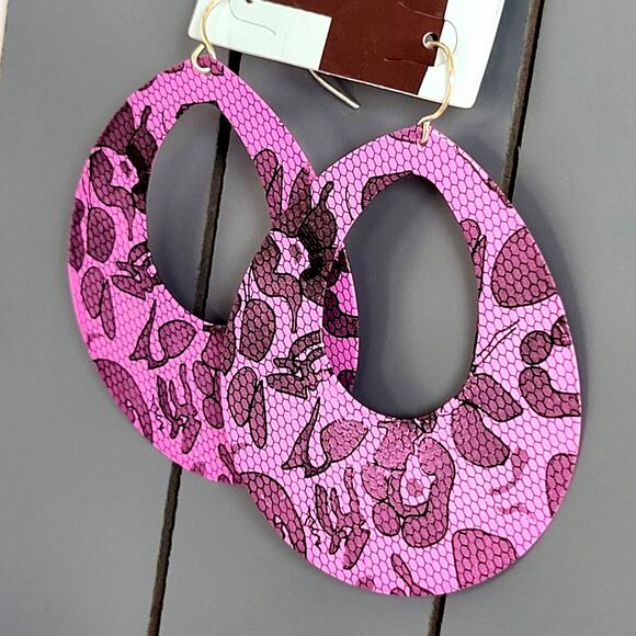 Pink Leopard Print Teardrop Earrings Lightweight Statement Y2K Retro, Gift Bag - Picture 3 of 8